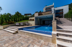 Villa AltaVista - Seaview & Relax with Private MiniGolf & Heated Pool